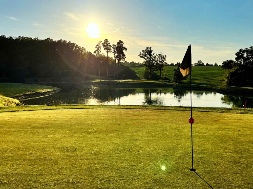 Parcours arboré du Golf Vichy Forêt de Montpensier à Serbannes