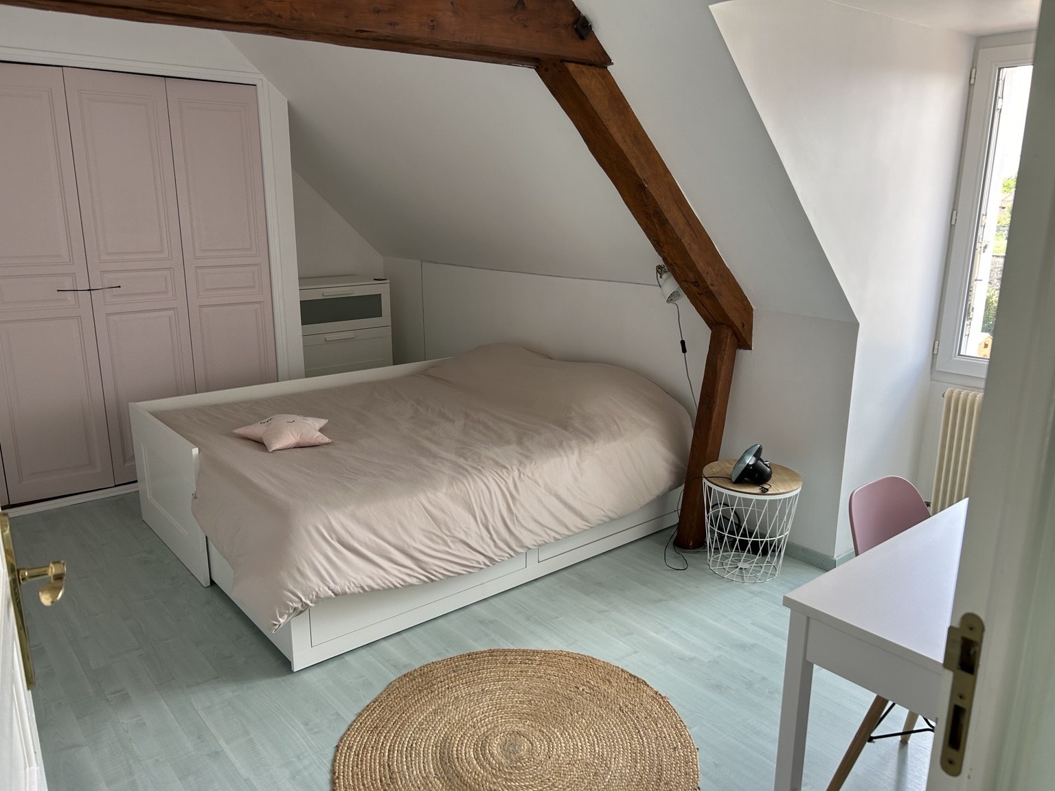 Deuxième chambre à l’étage avec lit de 160 cm