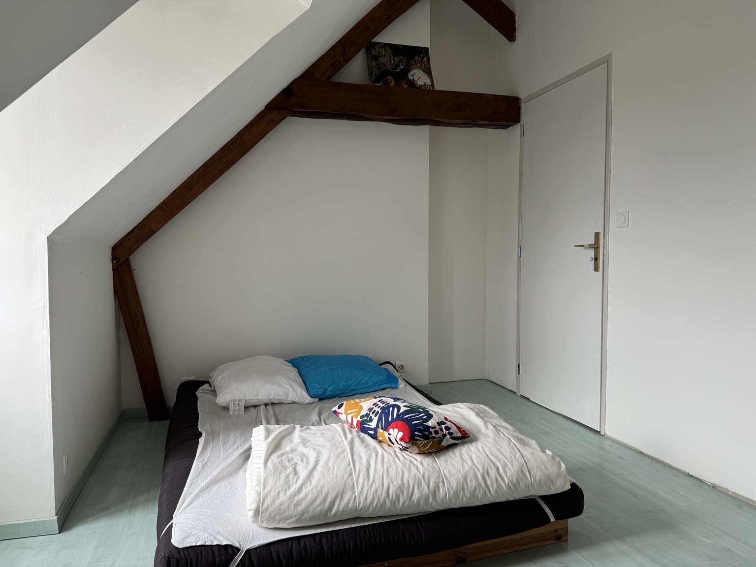 Chambre avec lit double 140 cm