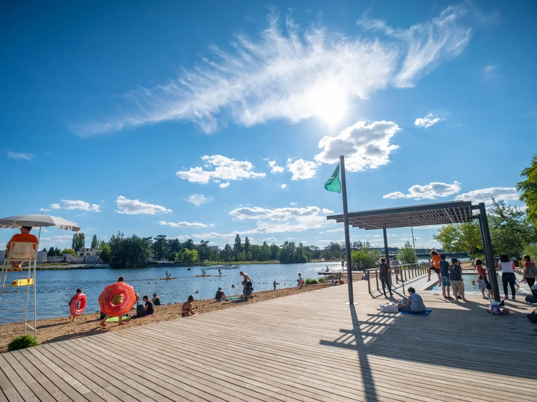 Plage aménagée des Célestins au bord de l’Allier à Vichy